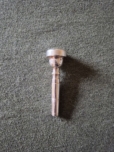 Vincent bach trumpet - 1b,