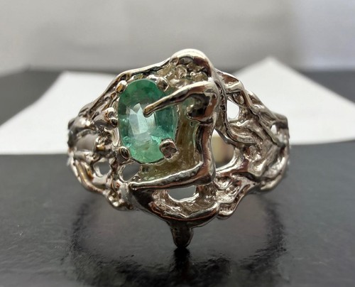 Natural green emerald - ct,