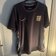 Men’s England Official Football Shirt Size Medium Good Condition