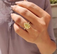 3.50 Ct Natural Sapphire &