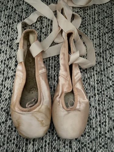Freed london demi pointe - of,
