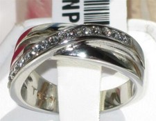 Ladies crossover ring