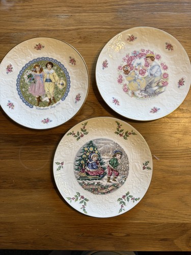 Royal doulton plates 1976 - 3,