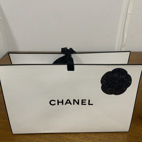 Chanel small gift - chanel,