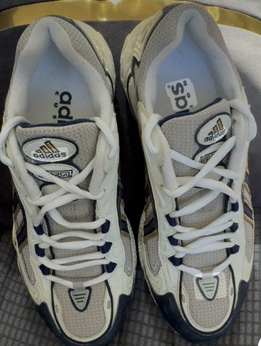 Vintage 1999 adidas - 1999,