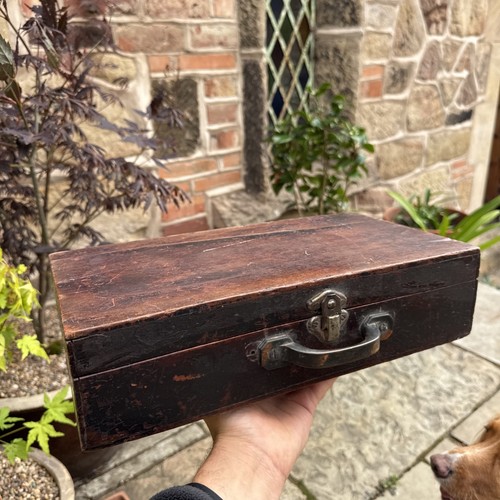 Vintage artist box - artist,