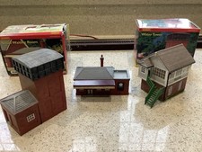 Hornby Skaledale Signal Box, Small Waiting Room And Water Tower