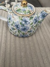 Ainsley Teapot And Milk Pot 