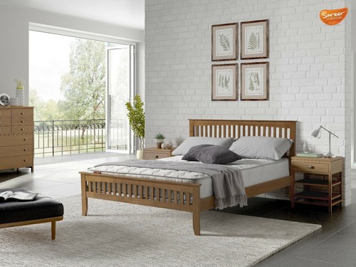 Solid wood bed - solid, shaker