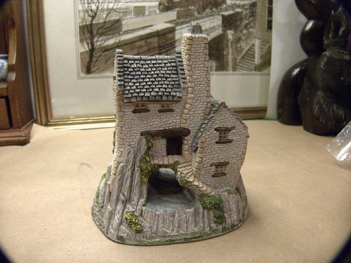 Tamer cottage david - by, winter