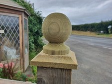 8 x ball finials plus finial