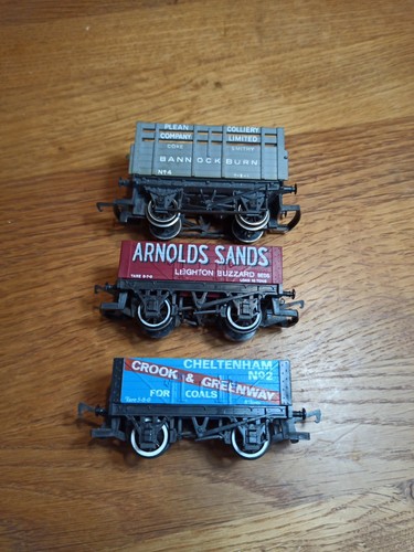Three hornby gauge wagons - three,