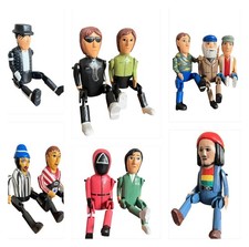 Wooden Shelf Sitter Dangling