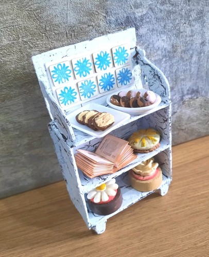 Dolls house vintage - dolls,