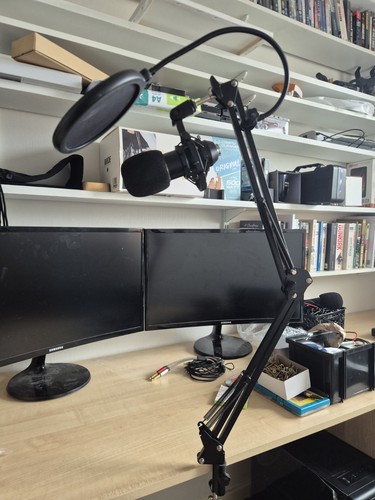 Black boom arm - black,