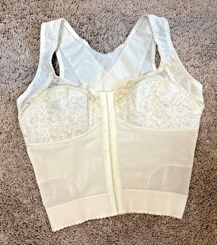 Carnival front closure - front, beige