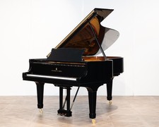 Steinway & Sons B211 Grand