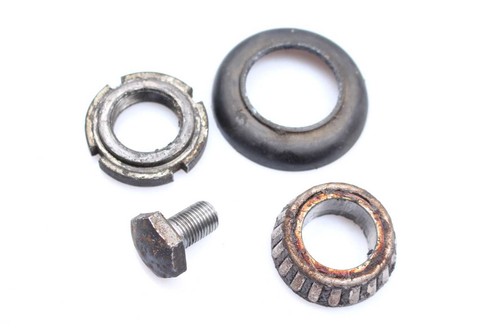 Steering head bearing disc