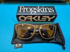 BNIB OAKLEY FROGSKINS OO9013