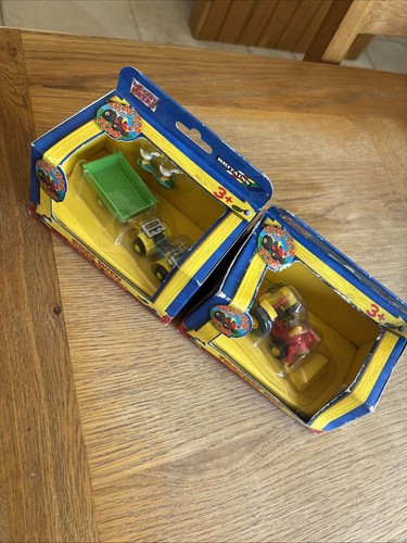 Vintage tractor tom - tom, buzz