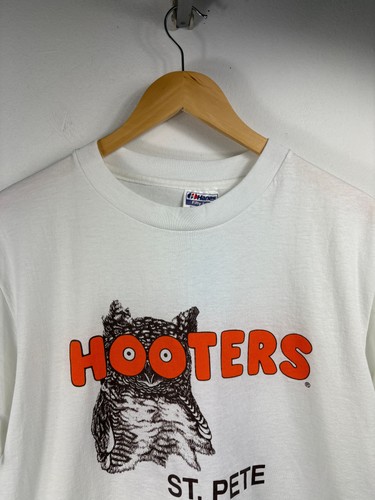 Hooters pete owl shirt - hooters,