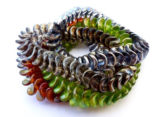 Twisted diamond bicone - twisted,