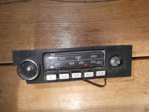 Retro ford classic - car, radio