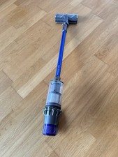 Dyson V11 Cordless Vacuum Cleaner + Original Charger