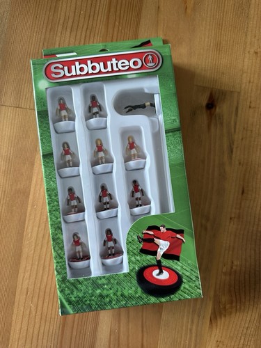 Subbuteo team red - team, white