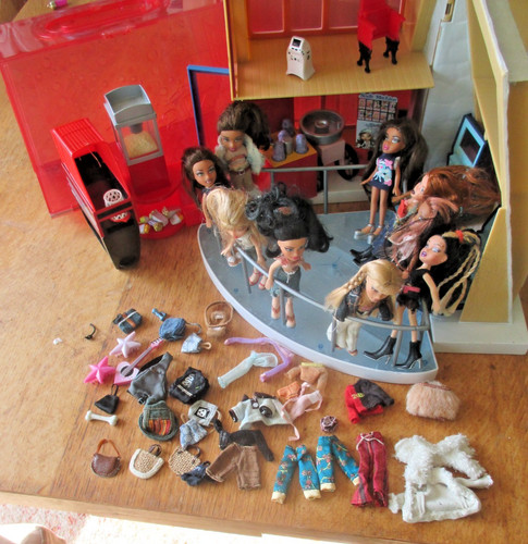 Lil bratz bundle - bratz, loungin