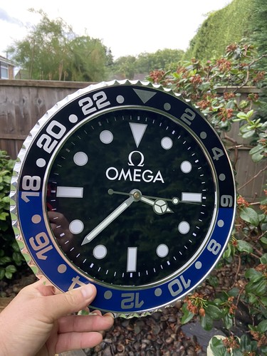 Designer wall clock 30cm round