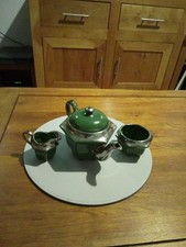 Green And Chrome Coloured Tea