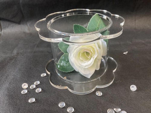 Clear round petal edge tank - clear,