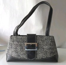 VINTAGE Y2K BLACK & WHITE