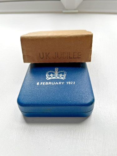 1977 royal mint queen - royal,