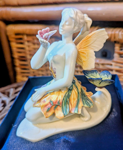 Winged fairy figurine - fairy, kneeling