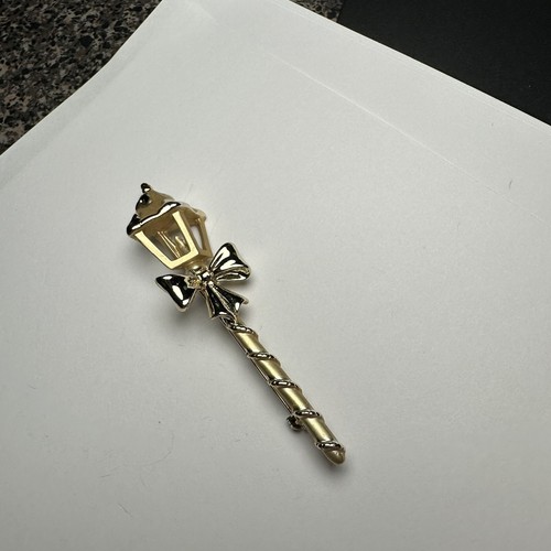 Signed ajc gold tone street - signed,