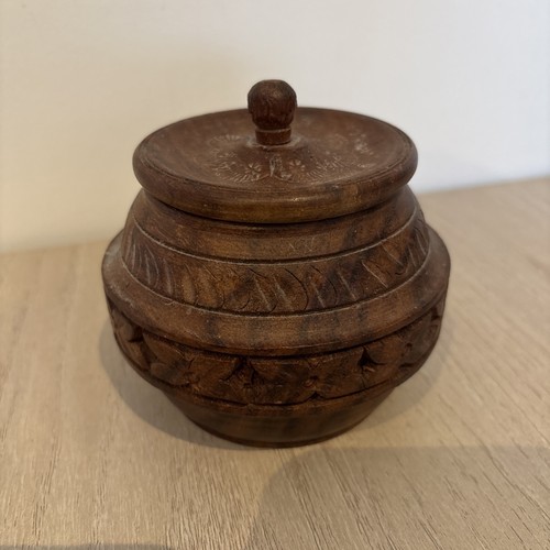 Round carved wood trinket box - round,