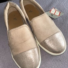 Tu Ladies Shoes Size 4 Beige Shiny