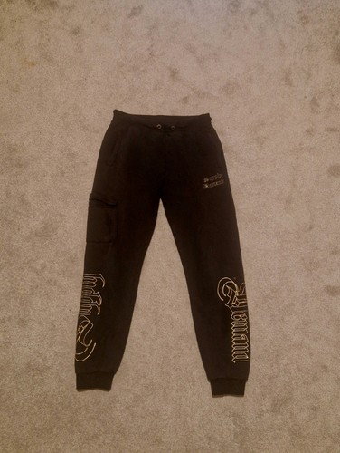 Supply demand black and gold - black,