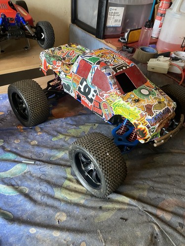Traxxas maxx 4wd nitro - traxxas, 1:10