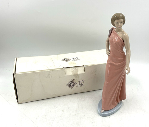 Nao lladro porcelain - by,