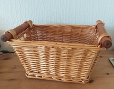 WICKER BASKET WITH WOODEN HANDLES