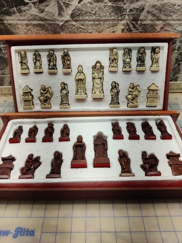 Fairies chess and board - fairies,