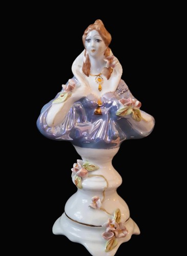 Porcelain figurine noble - porcelain, lady