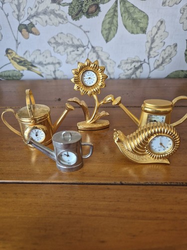 Job lot miniature clocks - lot, of