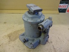 Lake & Elliot hydraulic jack