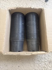 Black plastic round 9cm Plant