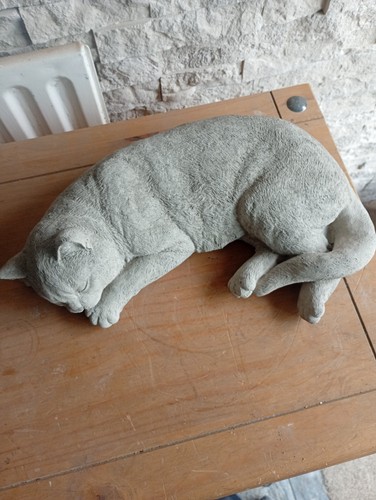 Large laying stone - large,
