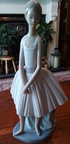 Lladro nao figurine tall - lladro,